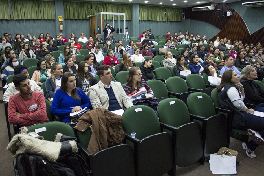 Acadêmicos de Pedagogia e Psicologia estiveram presentes na Jornada