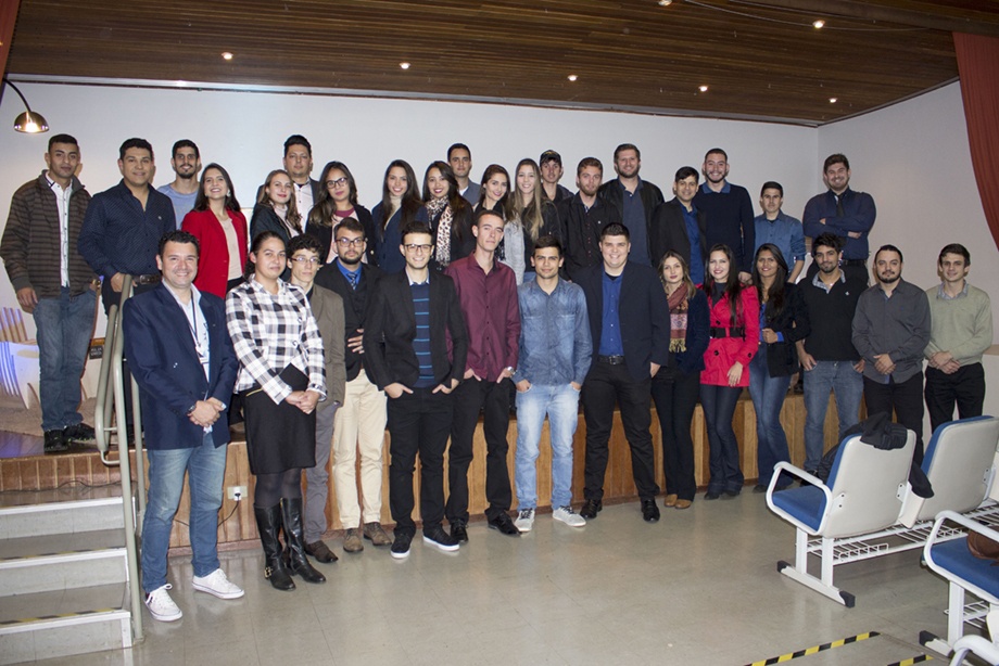 Turma de Administração no Lançamento da poltrona Titã
