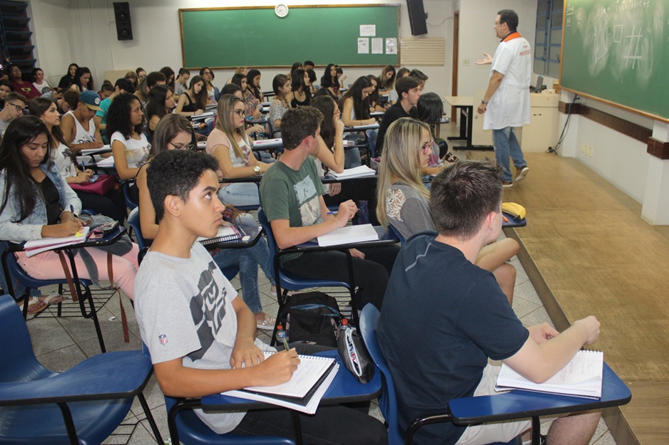 Começam As Aulas Do Cursinho Pré-Vestibular Do Colégio Integrado ...